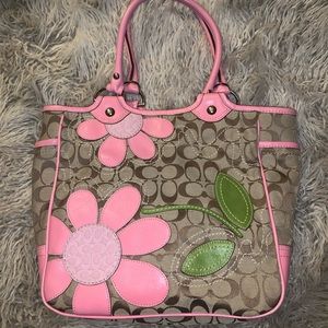 Coach handbag not shoulder.